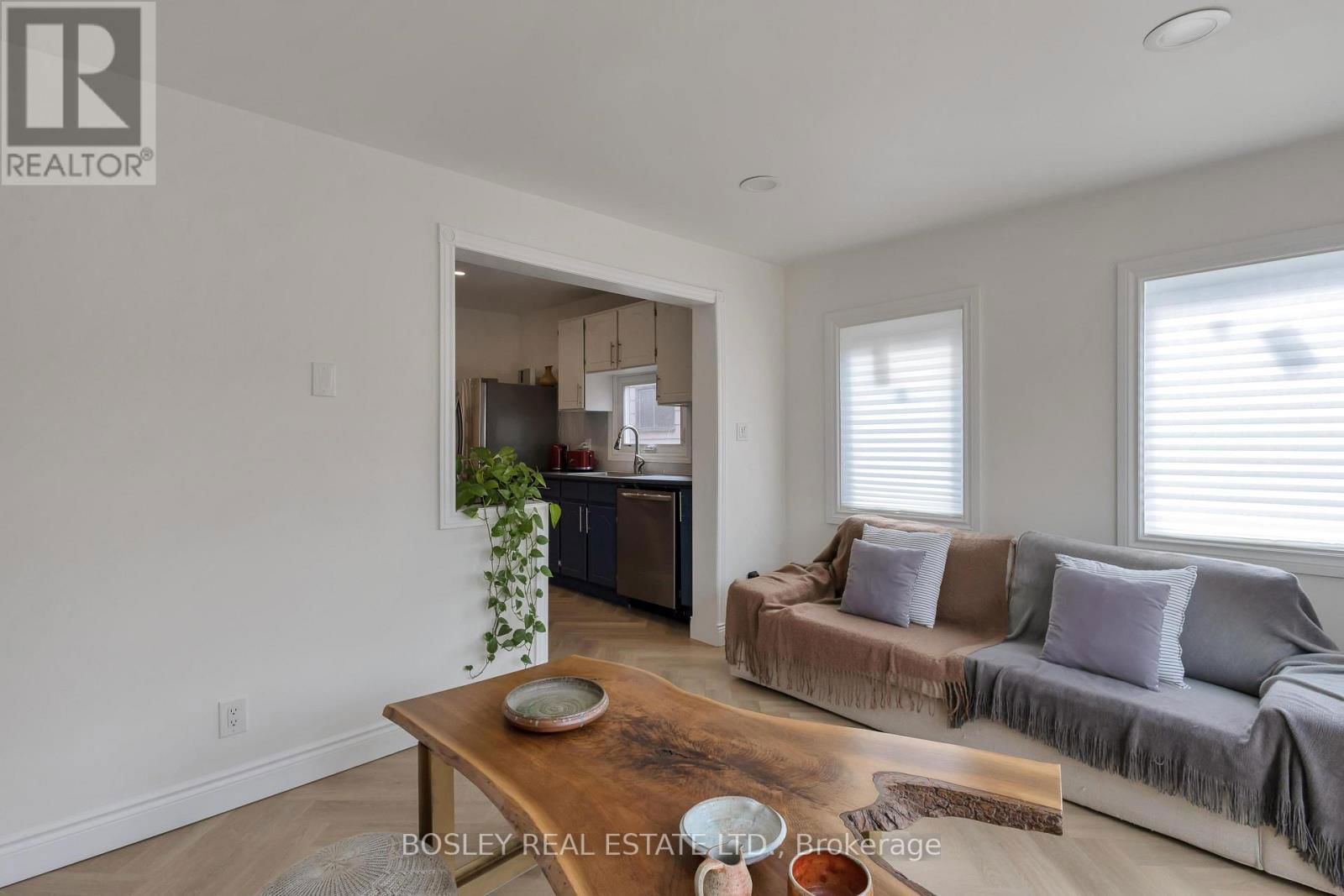 25 WARREN CRESCENT Image 20