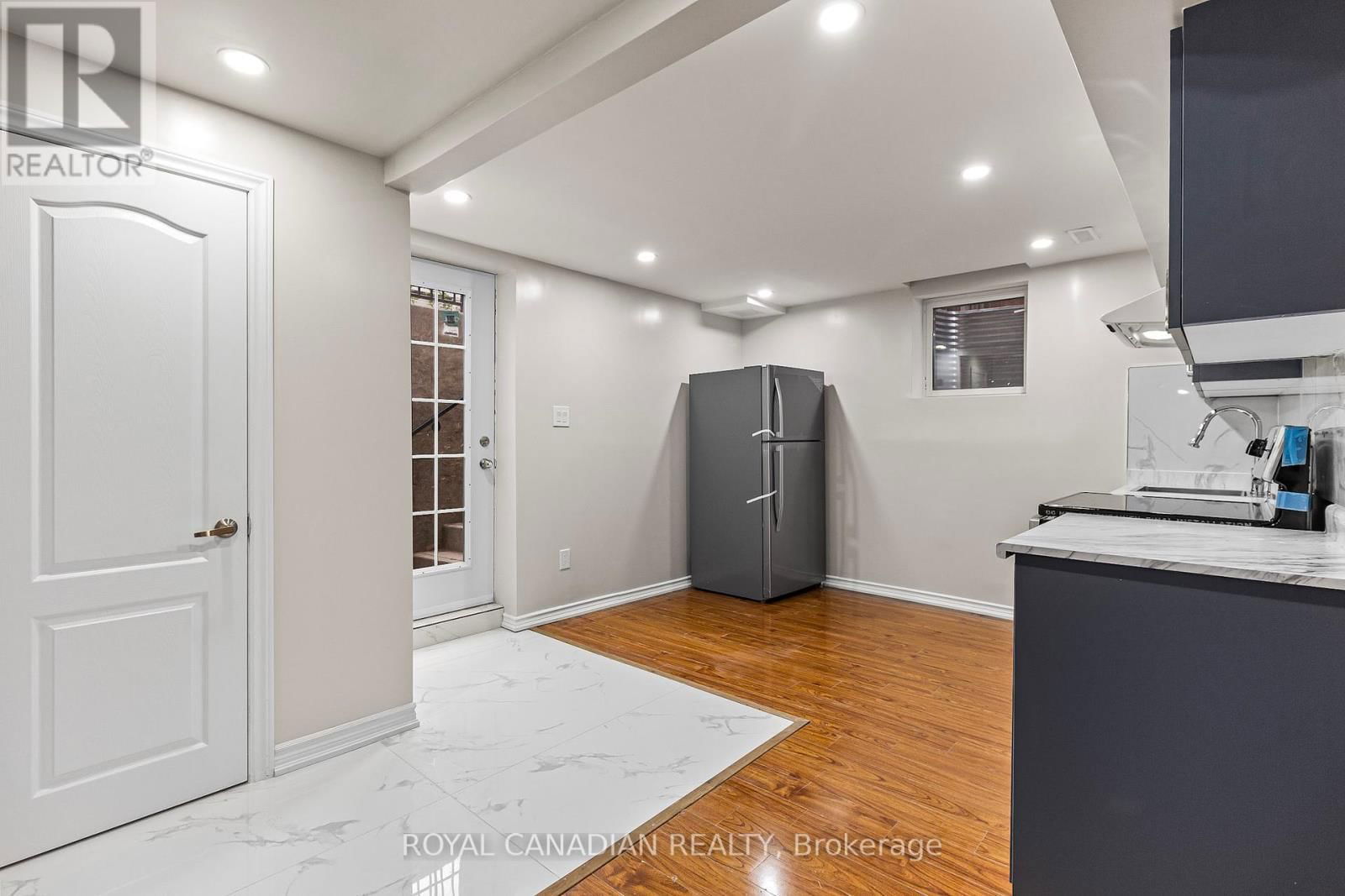 260 FANDANGO DRIVE WEST Image 21
