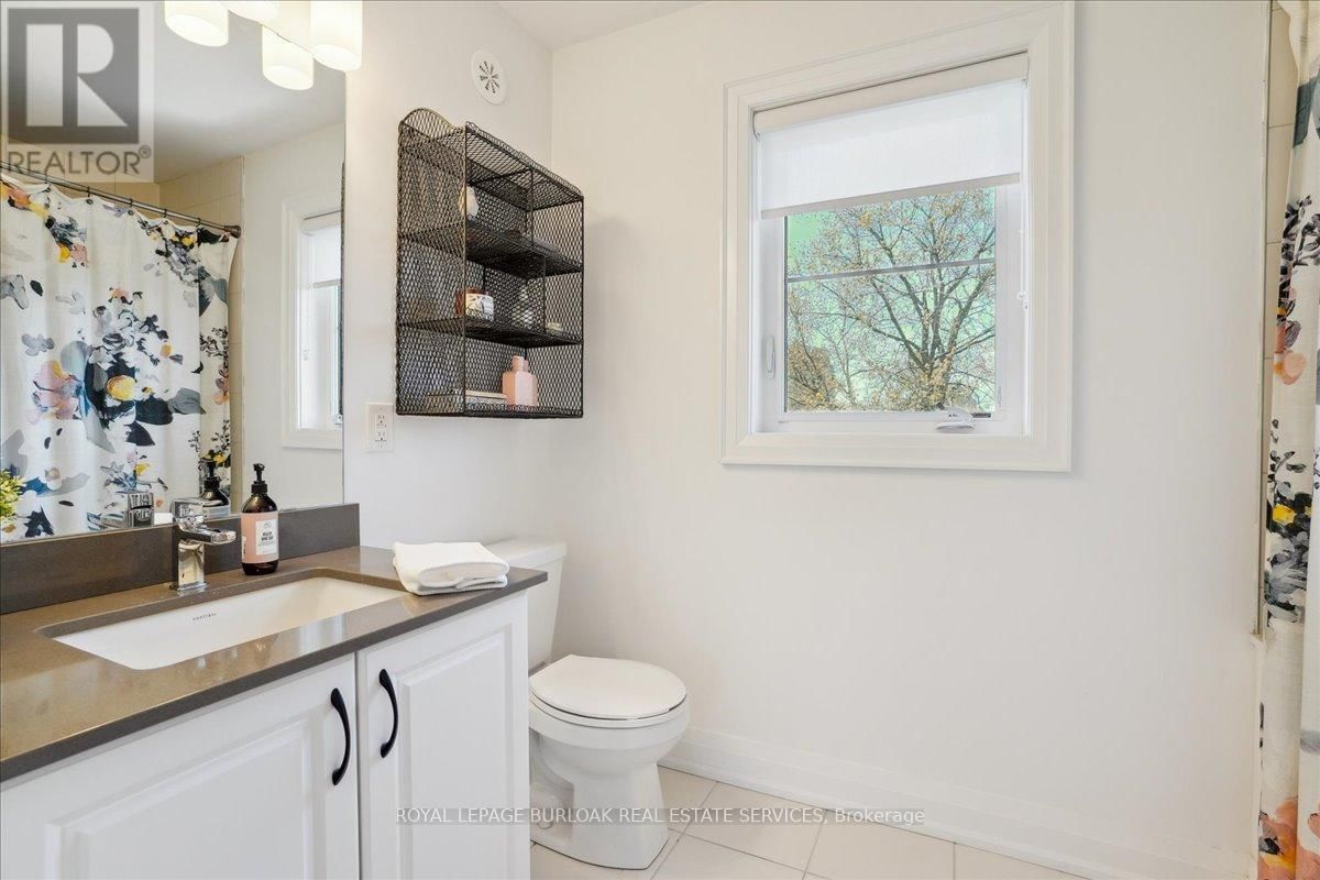 3 - 2071 GHENT AVENUE Image 21