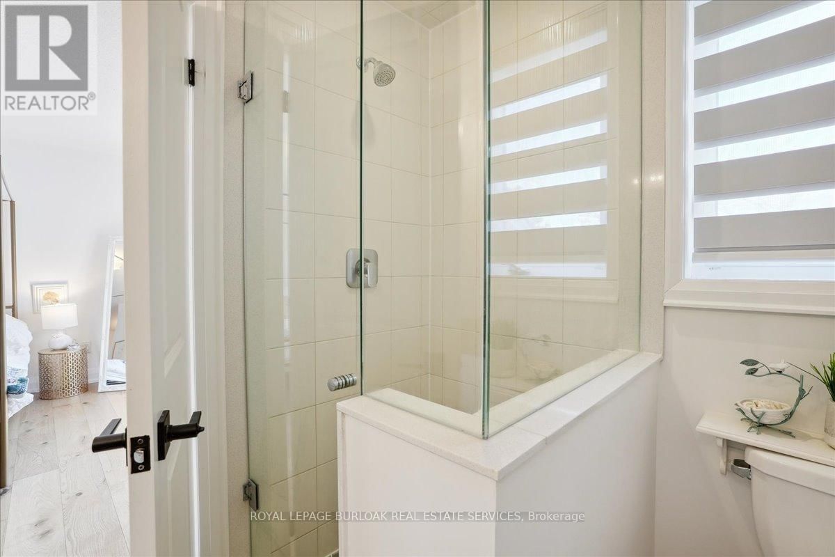 3 - 2071 GHENT AVENUE Image 26