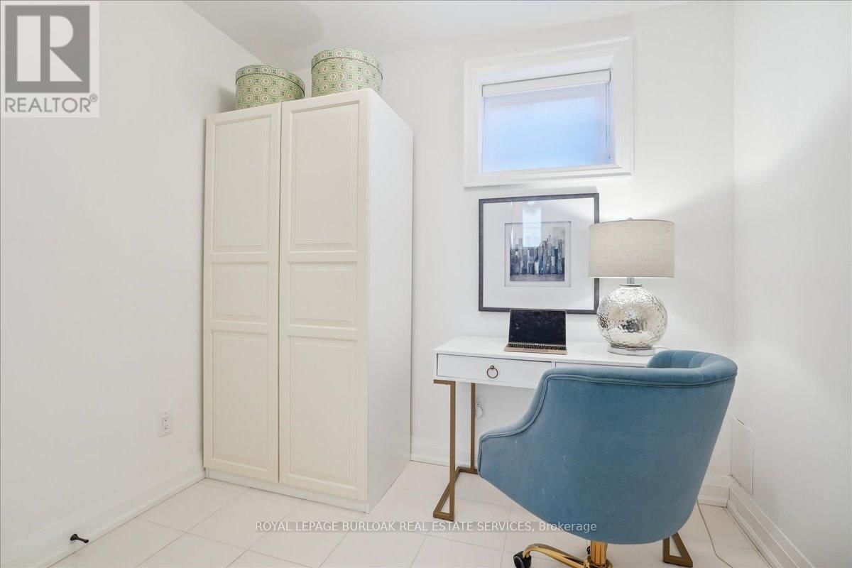3 - 2071 GHENT AVENUE Image 27