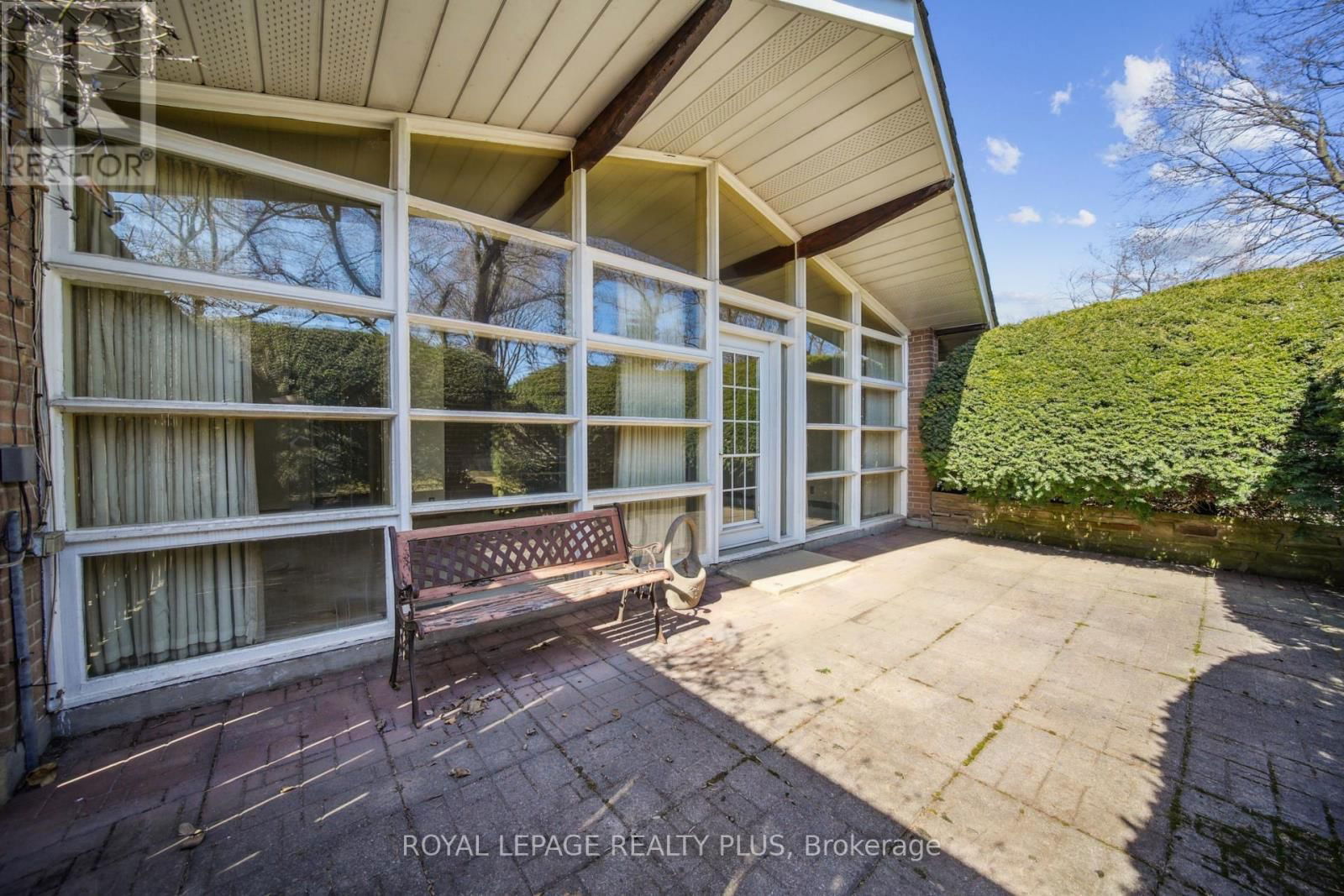 240 SOUTH SERVICE ROAD Image 14