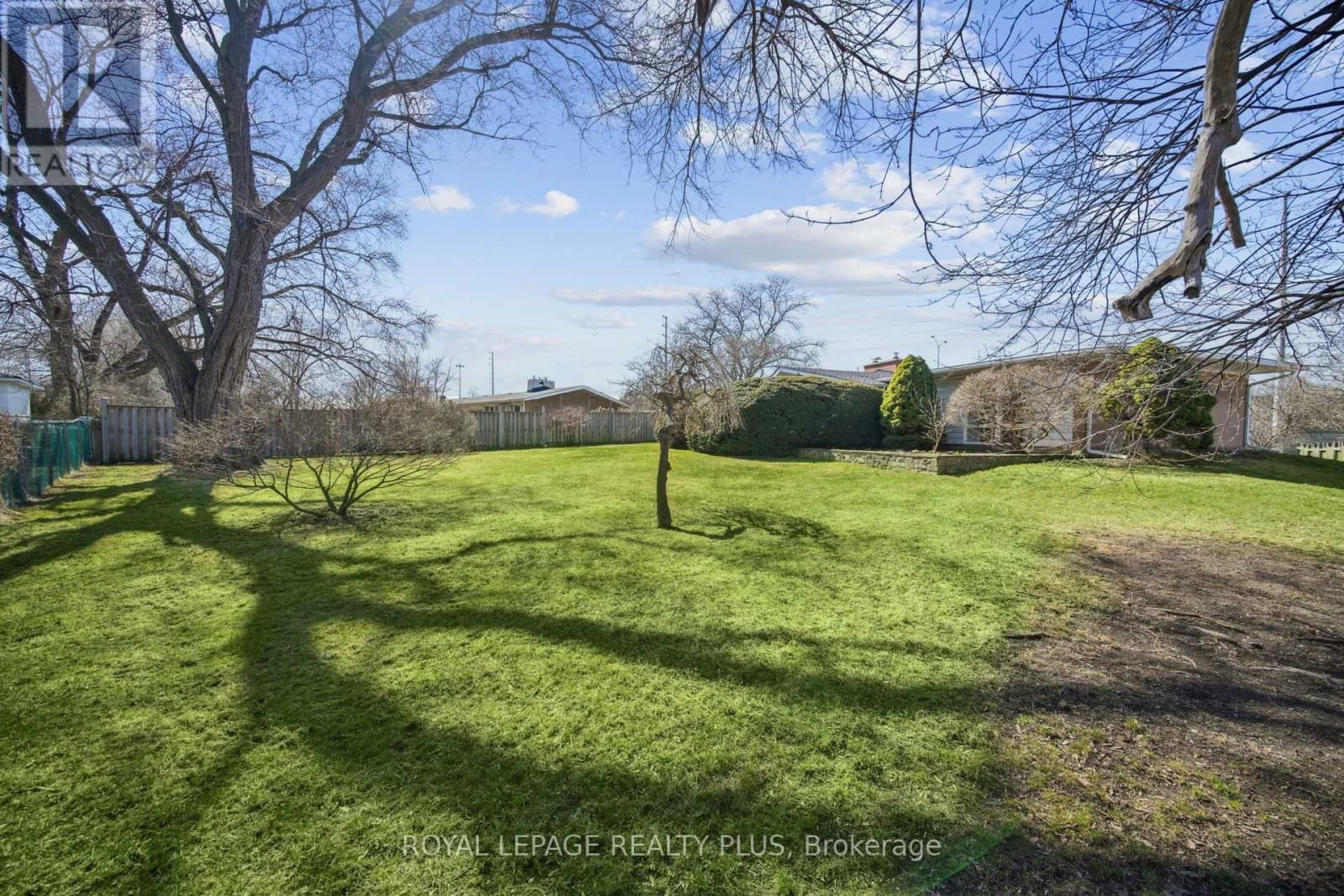 240 SOUTH SERVICE ROAD Image 18