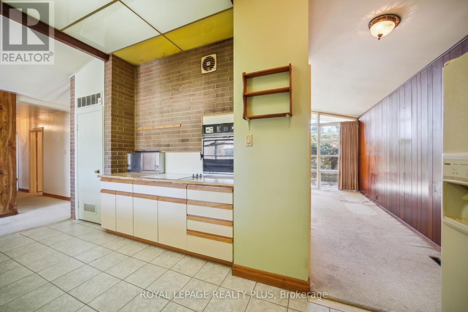 240 SOUTH SERVICE ROAD Image 8