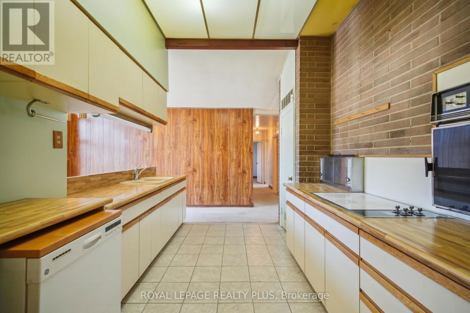 240 SOUTH SERVICE ROAD Image 9