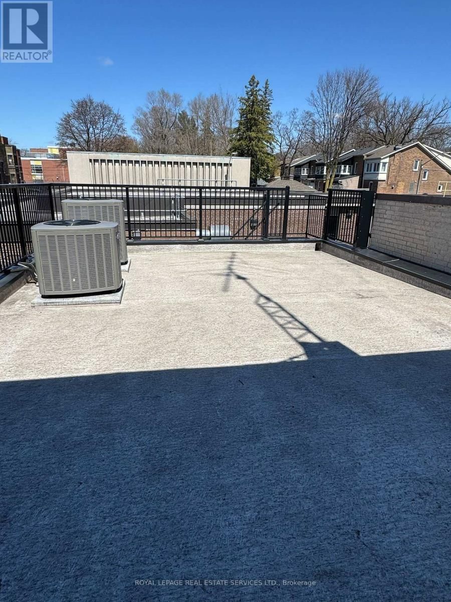 Upper - 2420 BLOOR STREET WEST Image 13
