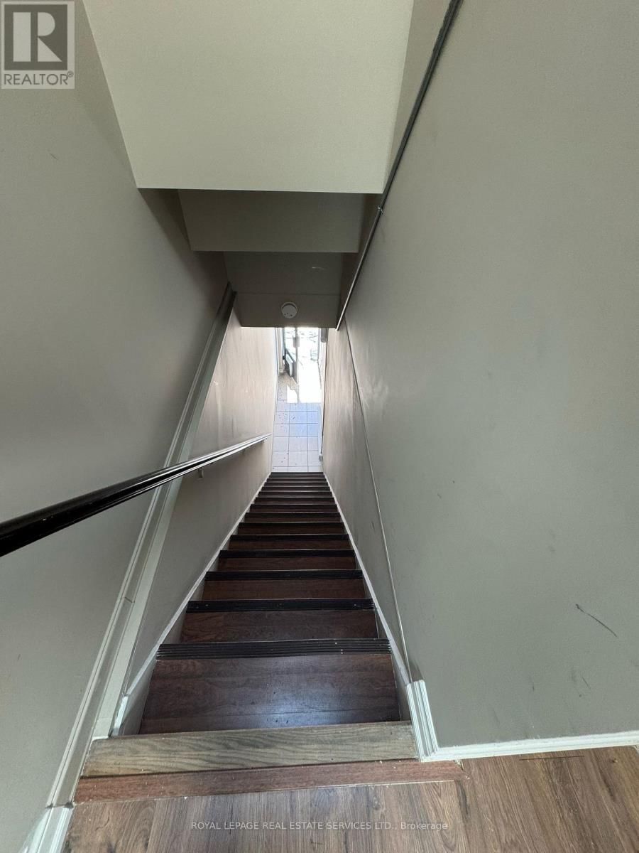 Upper - 2420 BLOOR STREET WEST Image 3
