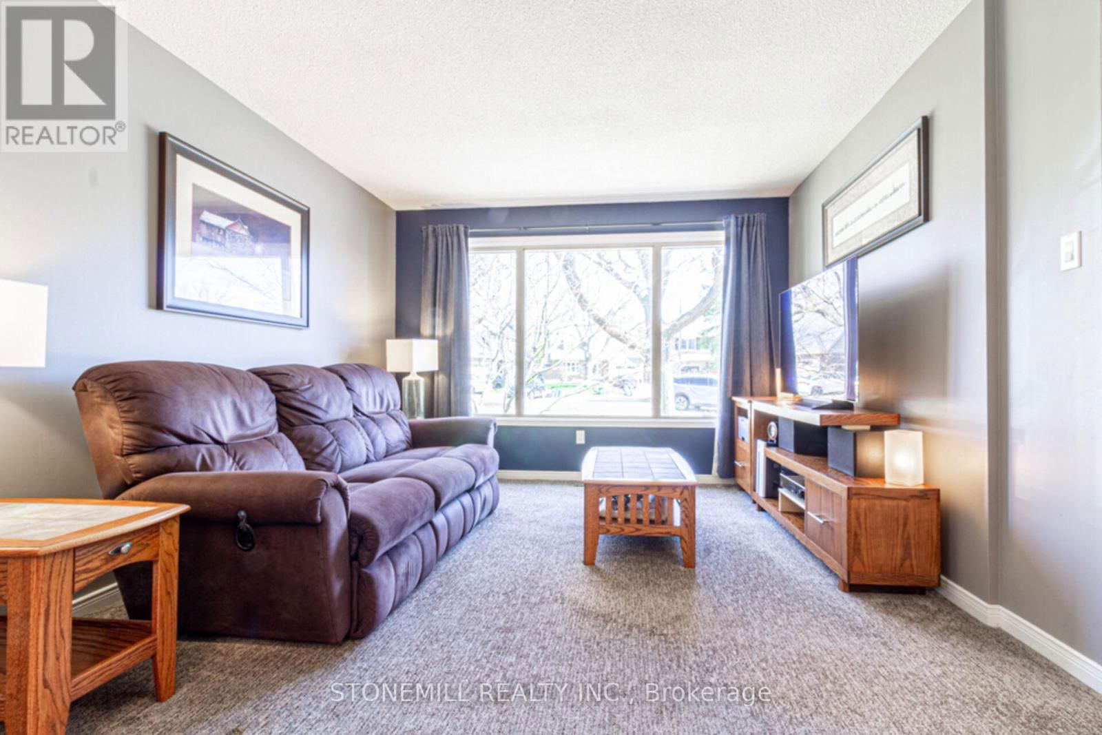 3043 SILVERTHORN DRIVE Image 6