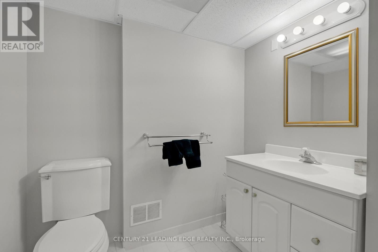 9 - 2435 WOODWARD AVENUE Image 32