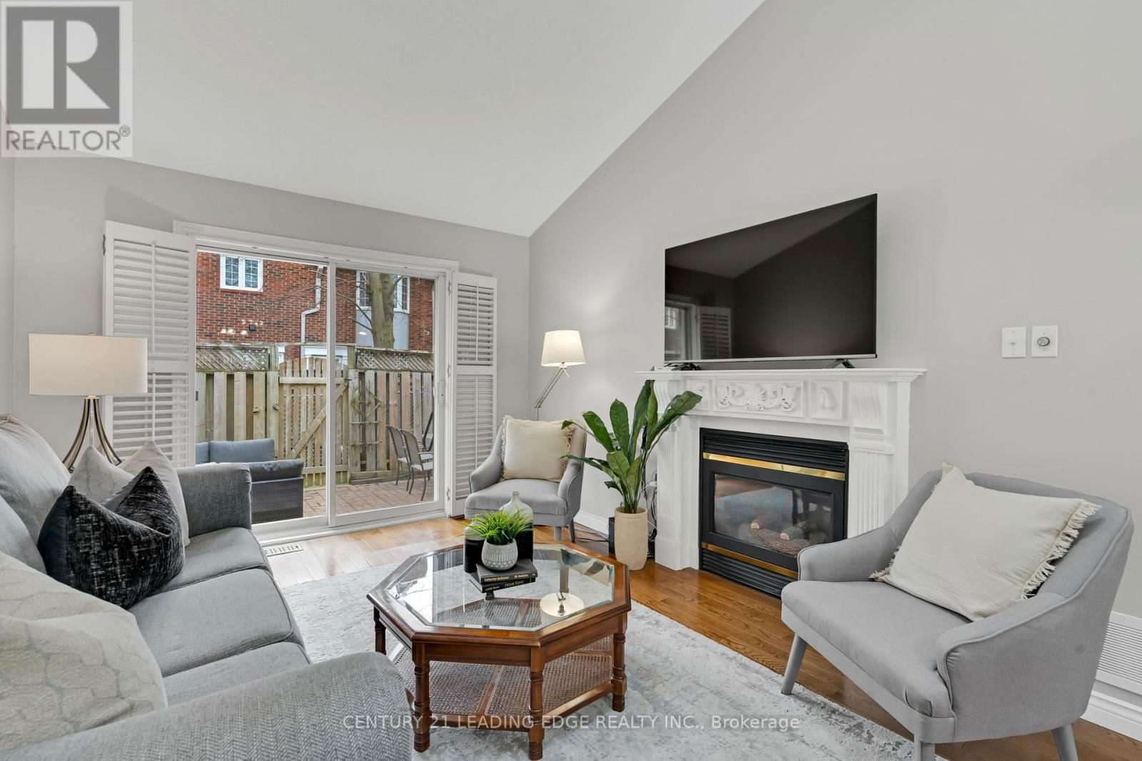 9 - 2435 WOODWARD AVENUE Image 8