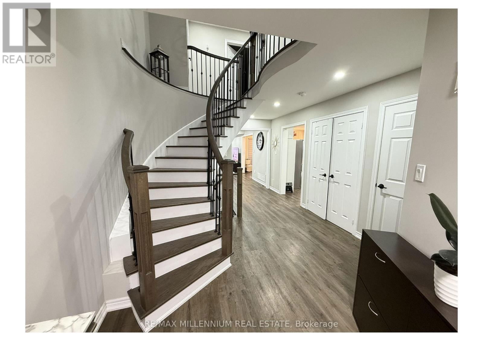 77 EMILY CARR CRESCENT Image 17