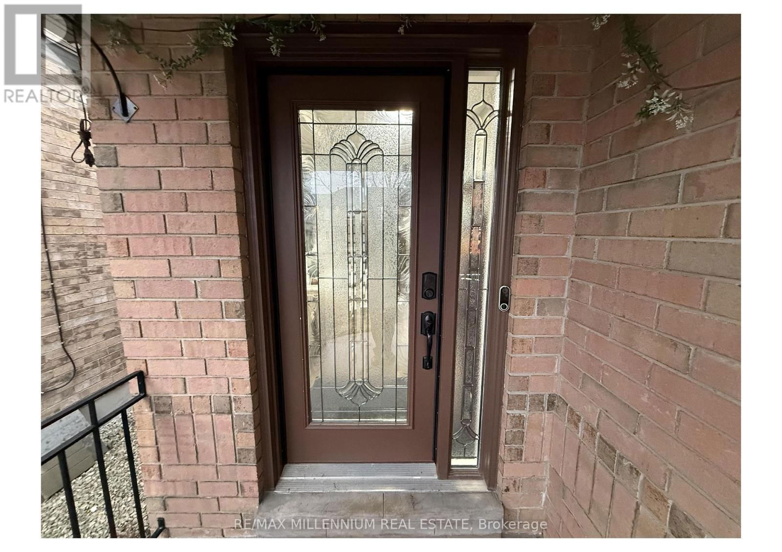 77 EMILY CARR CRESCENT Image 2