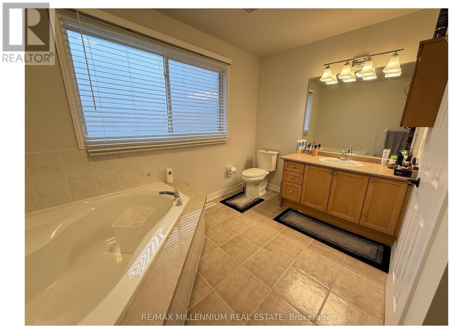 77 EMILY CARR CRESCENT Image 26