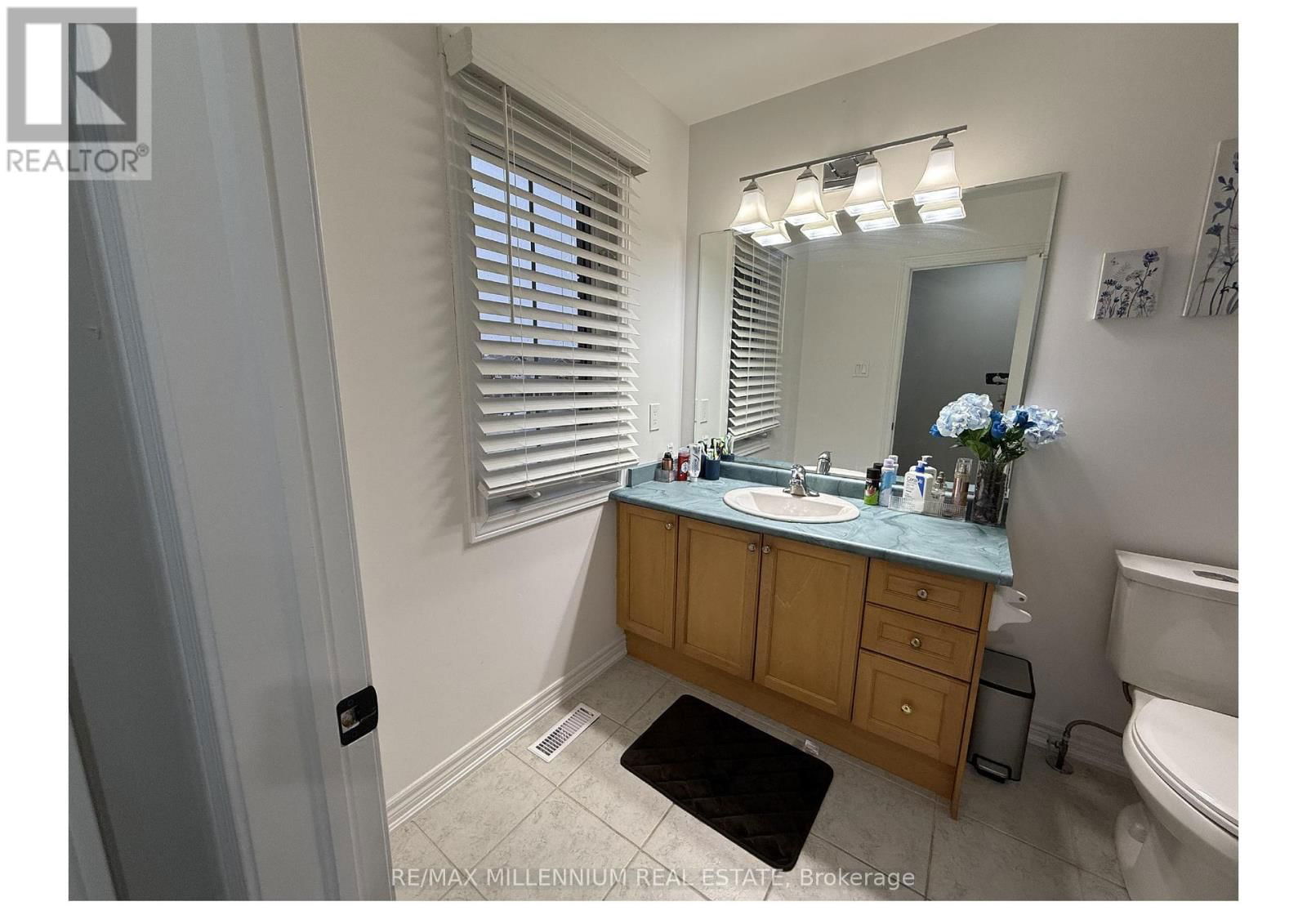 77 EMILY CARR CRESCENT Image 28