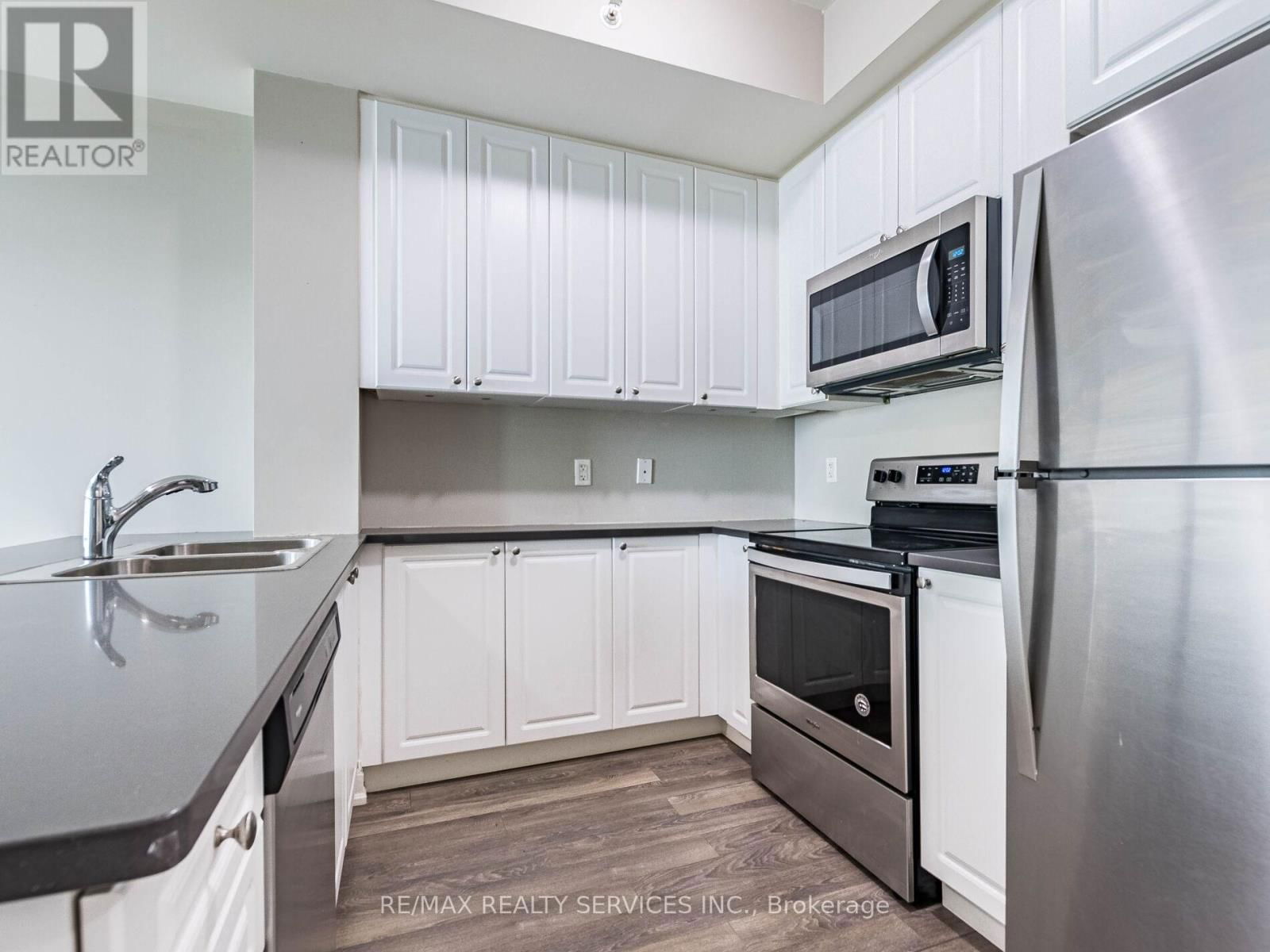 407 - 65 YORKLAND BOULEVARD Image 16