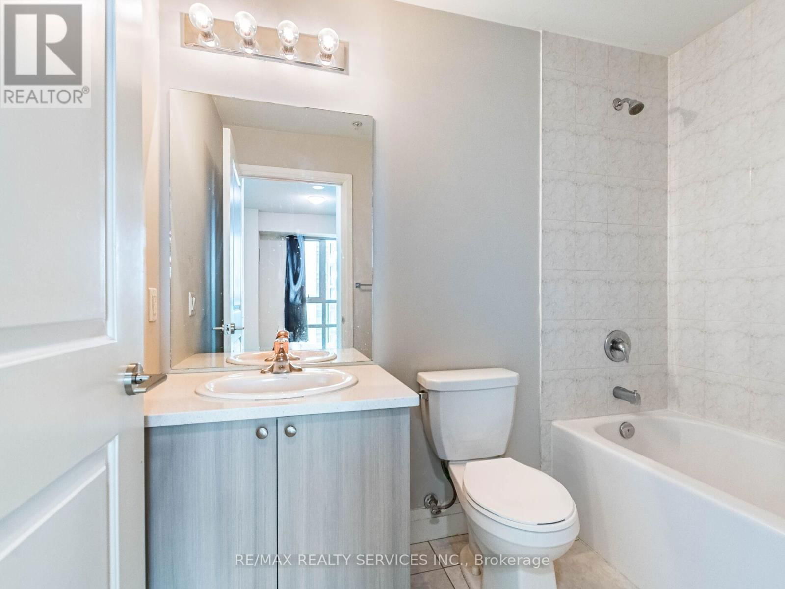 407 - 65 YORKLAND BOULEVARD Image 24