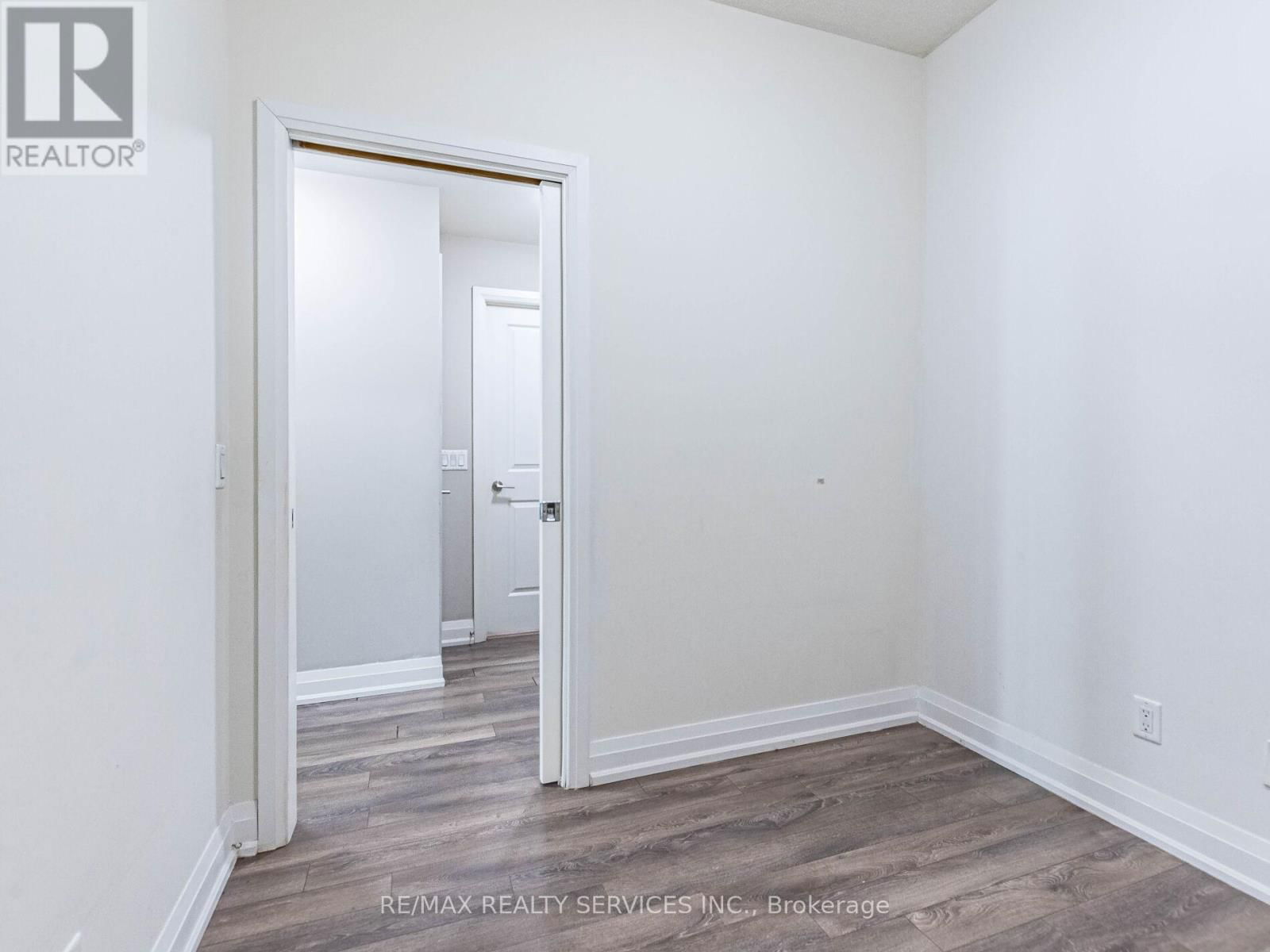 407 - 65 YORKLAND BOULEVARD Image 27