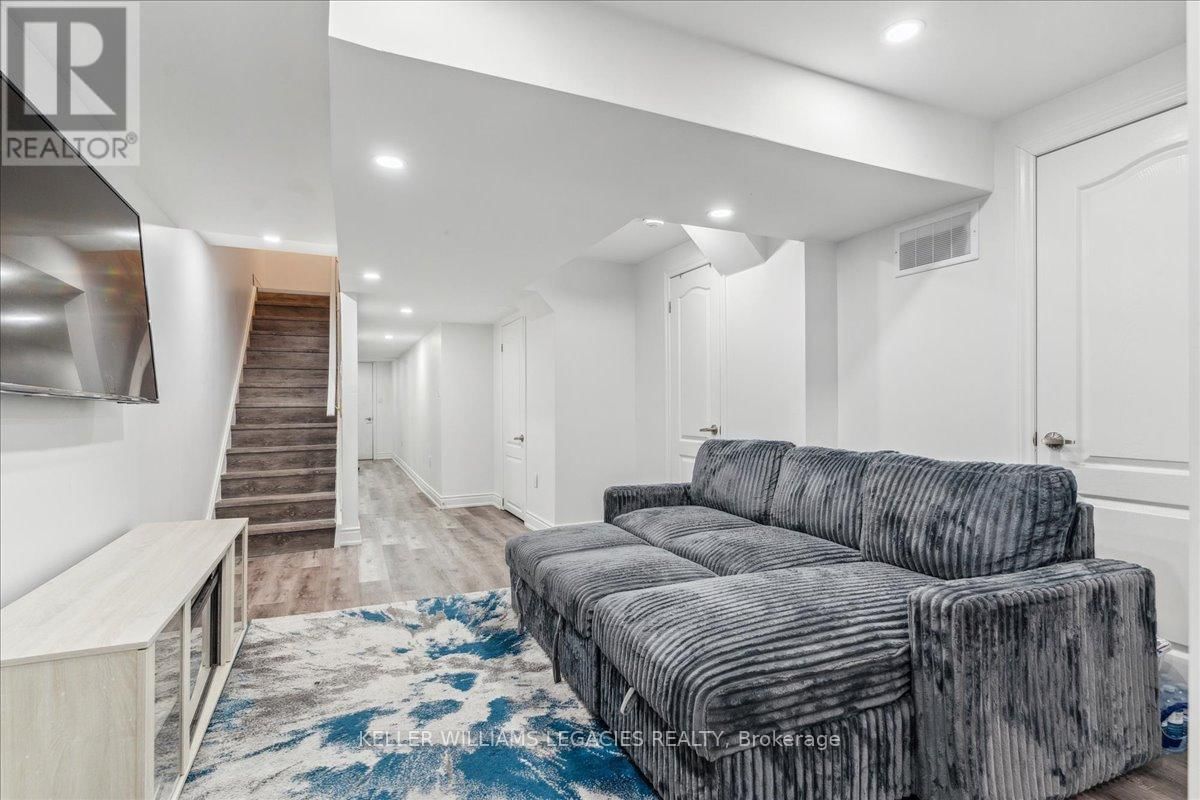 69 DORIS PAWLEY CRESCENT Image 22