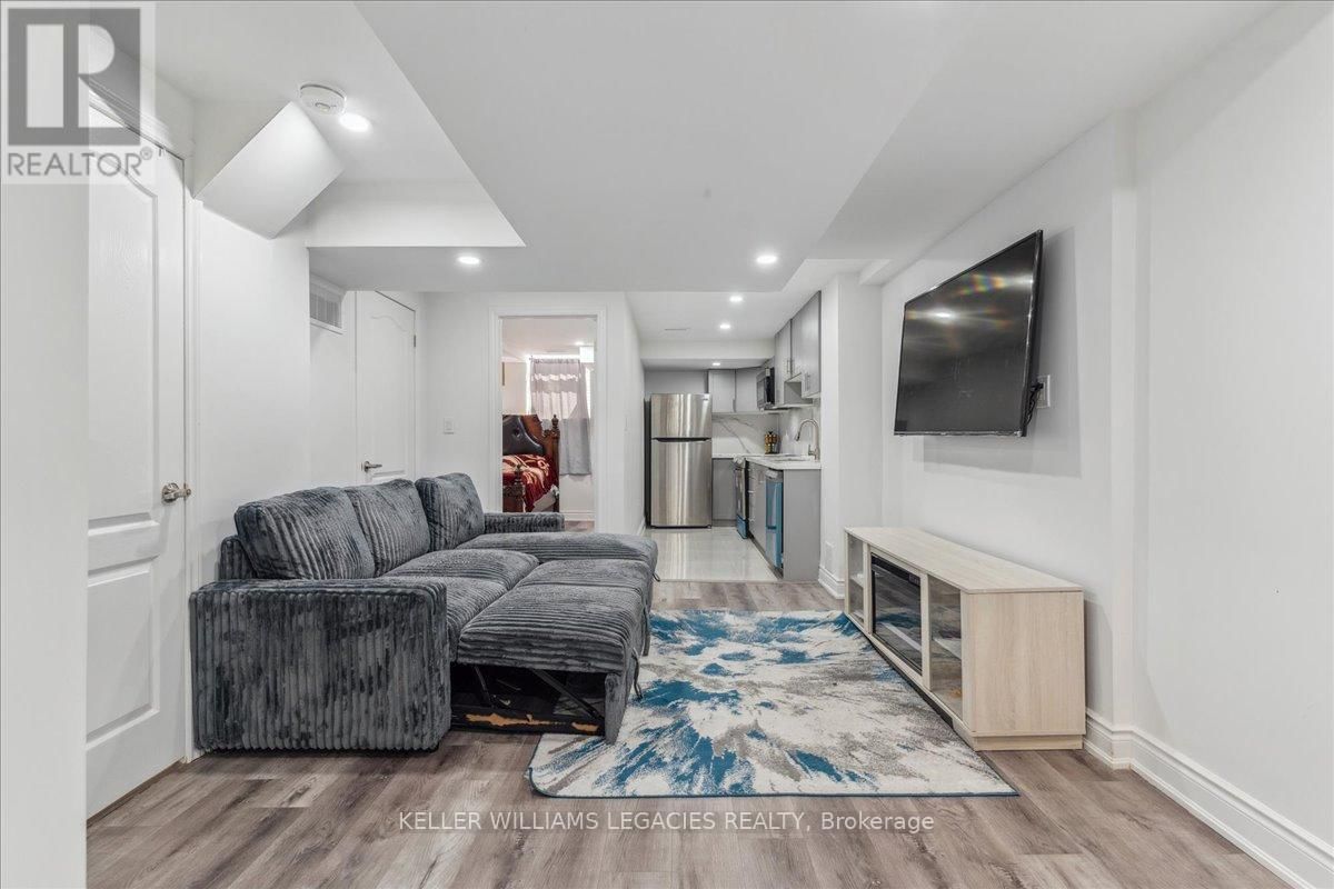 69 DORIS PAWLEY CRESCENT Image 23
