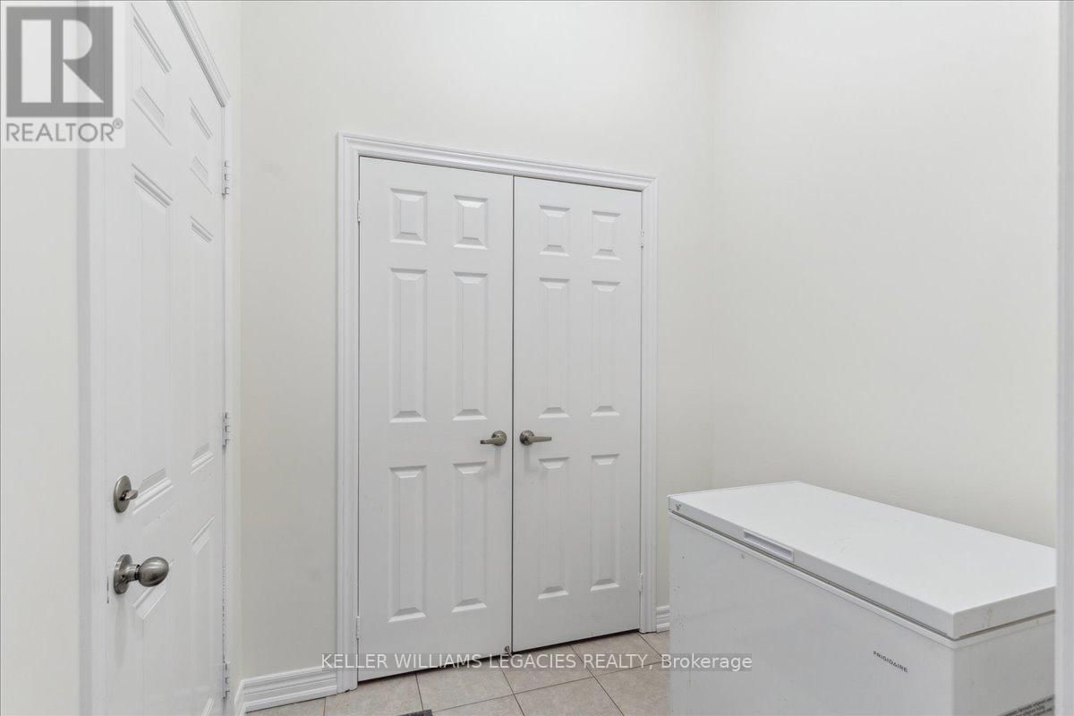 69 DORIS PAWLEY CRESCENT Image 27