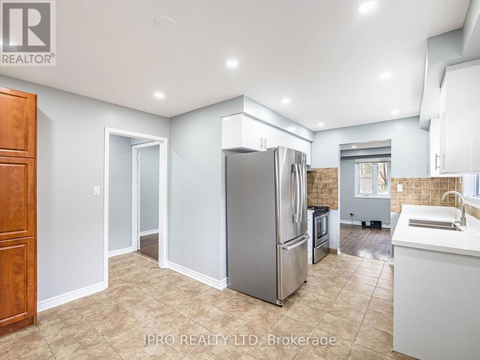 UPPER - 7458 CATALPA ROAD Image 10