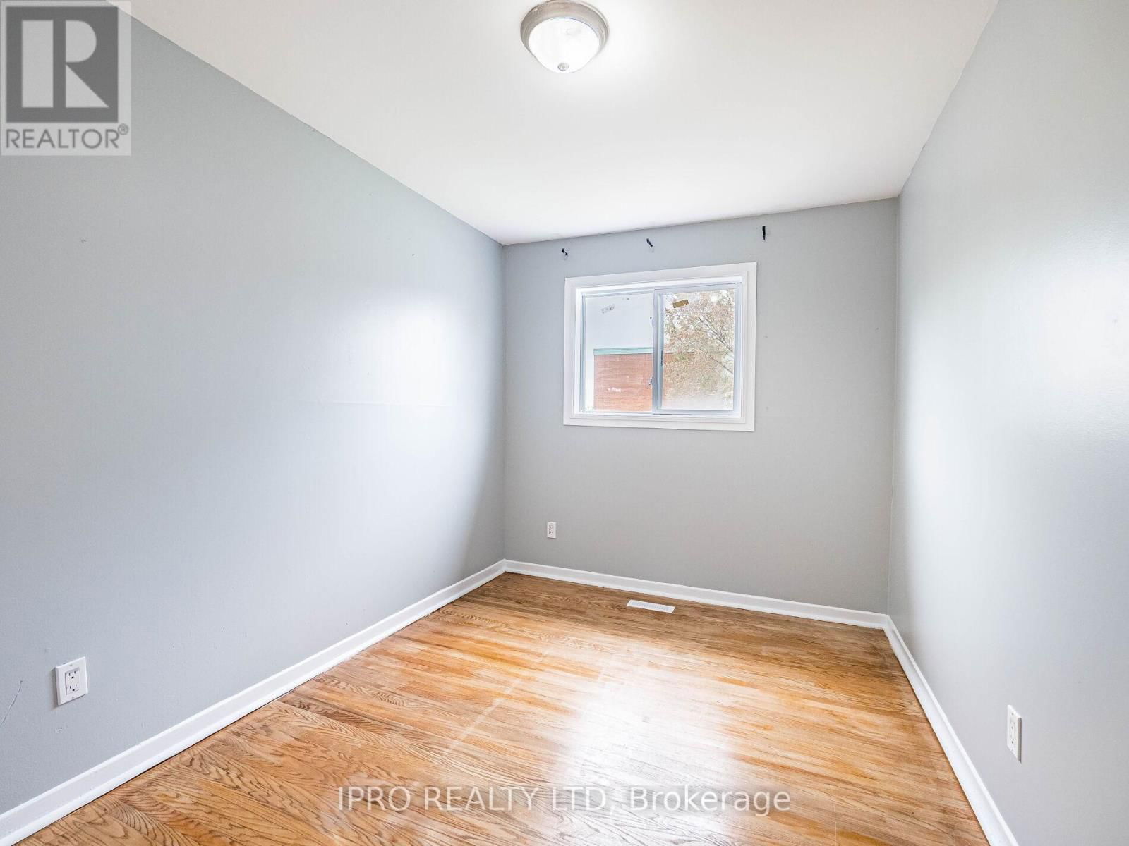 UPPER - 7458 CATALPA ROAD Image 15