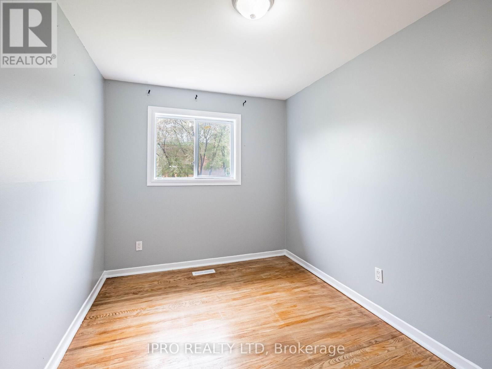 UPPER - 7458 CATALPA ROAD Image 17