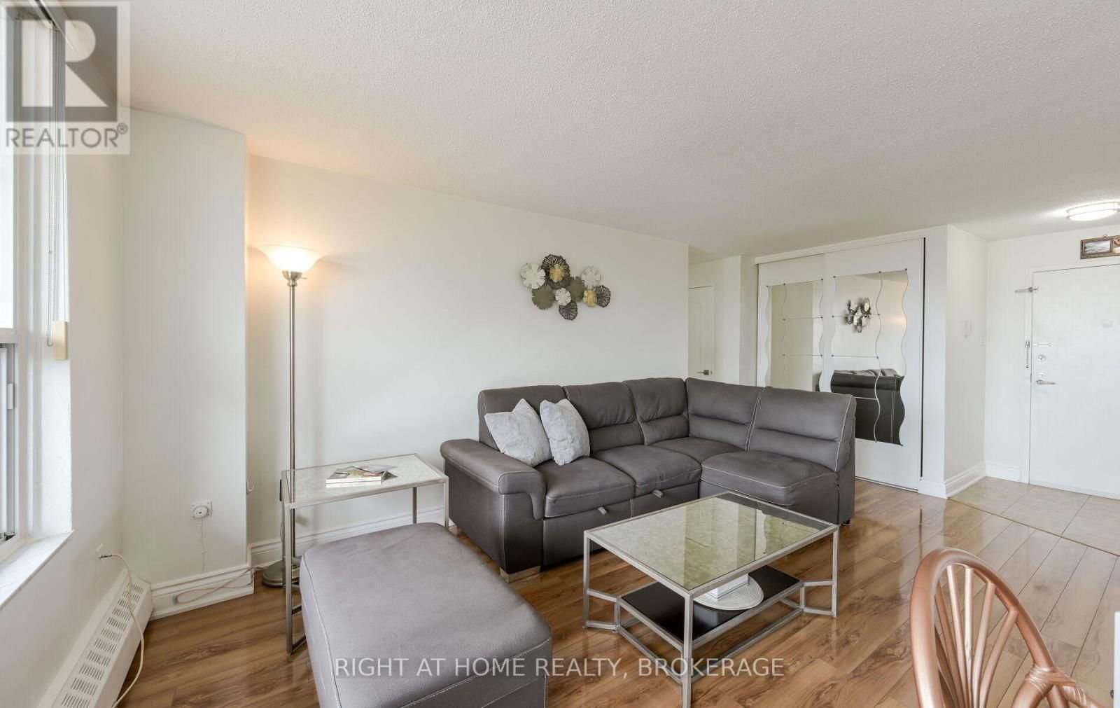 607 - 3120 KIRWIN AVENUE Image 3
