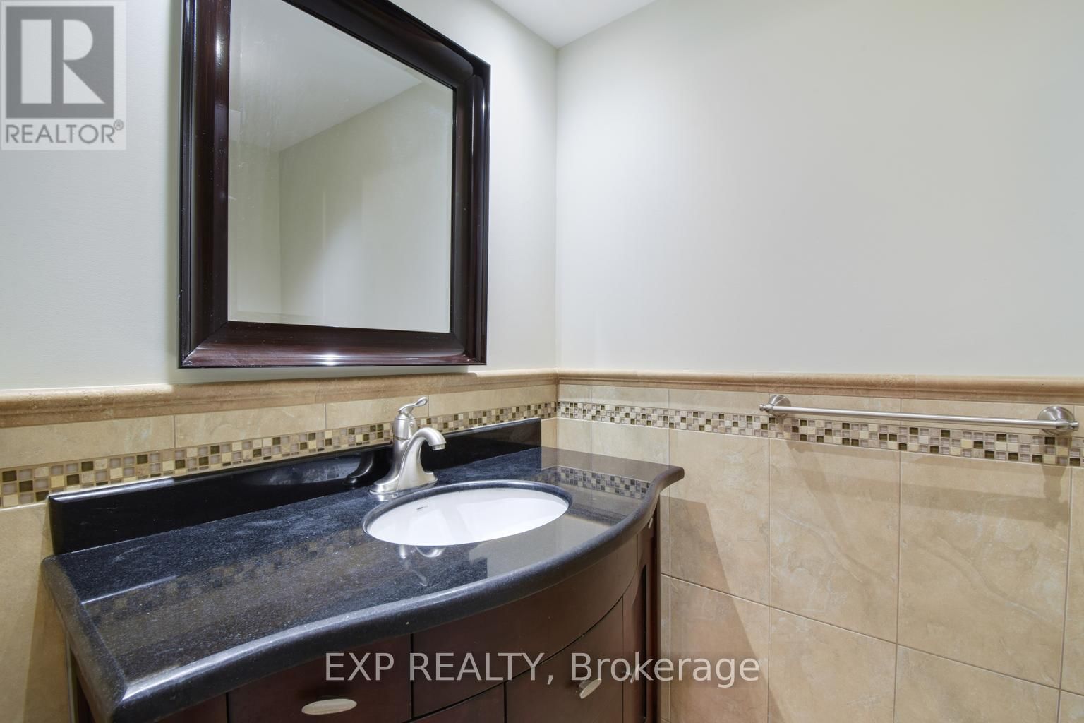 6 - 2145 COUNTRY CLUB DRIVE Image 24