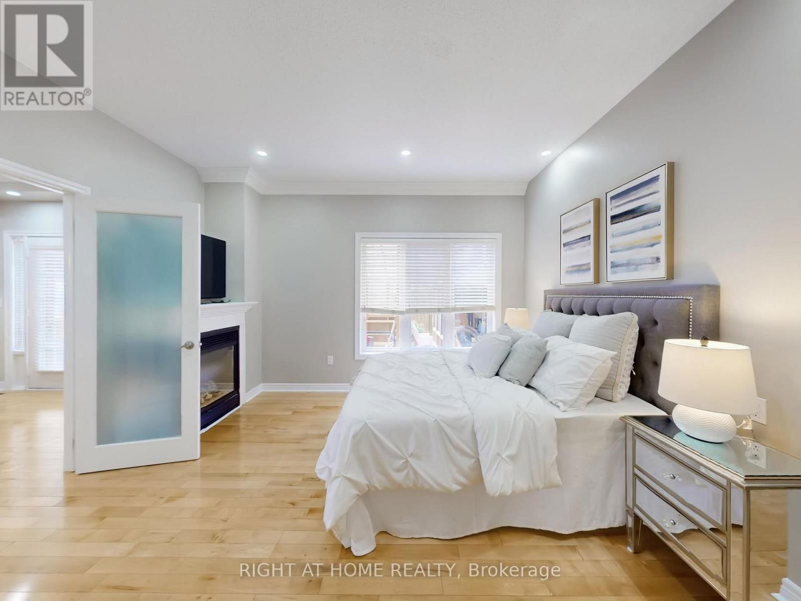 3585 STONECUTTER CRESCENT Image 16