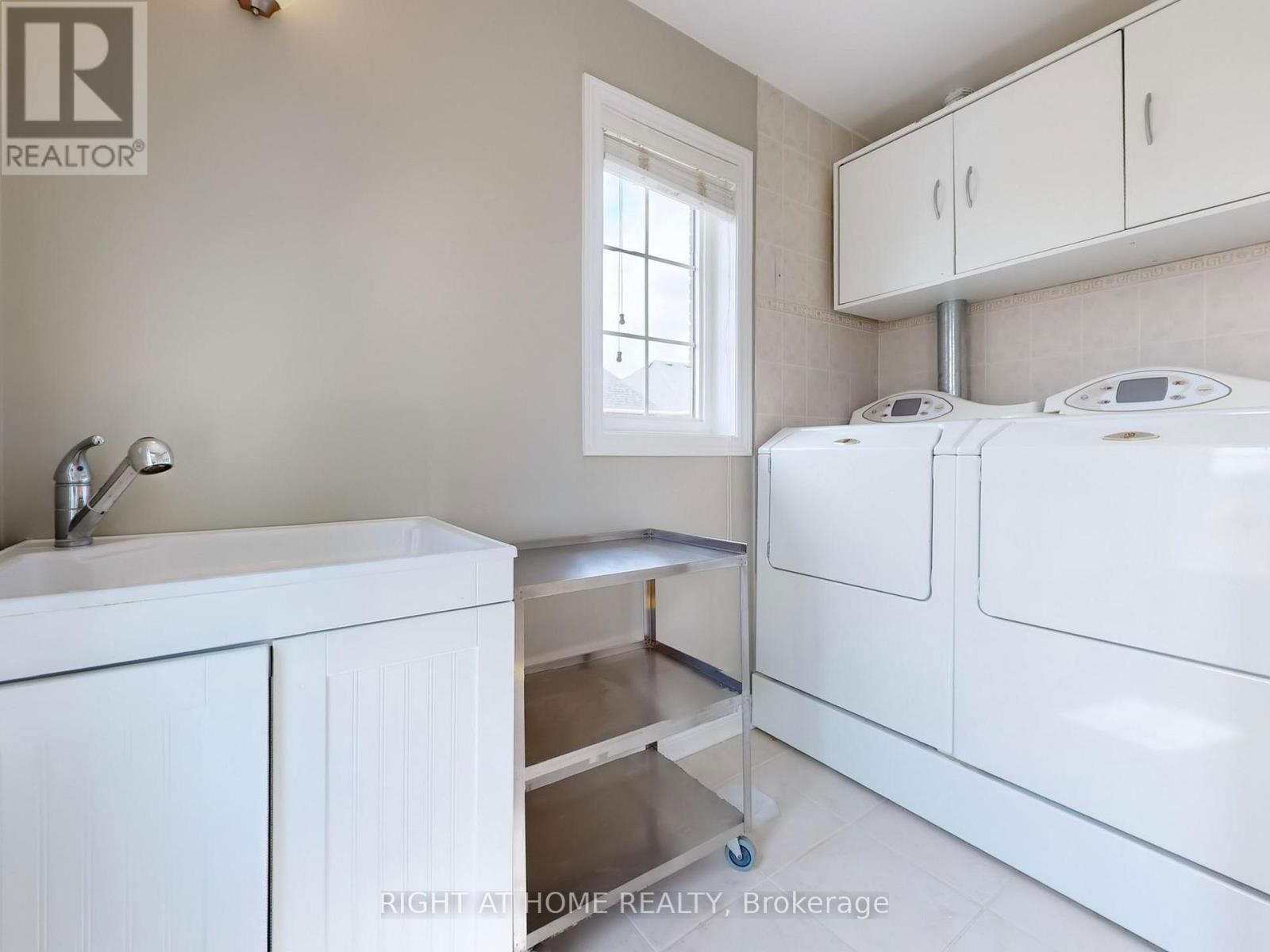 3585 STONECUTTER CRESCENT Image 26