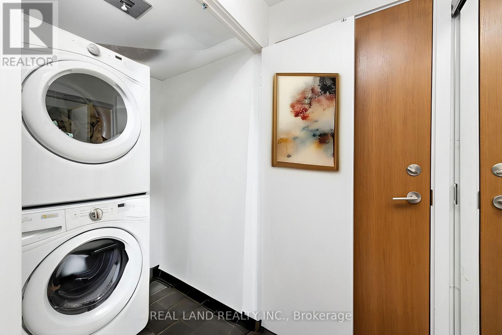 1208 - 20 SHORE BREEZE DRIVE Image 10