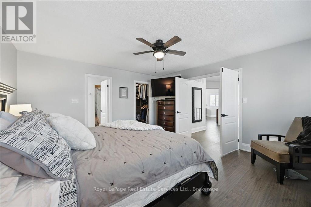 2144 BLACKFOREST CRESCENT Image 24