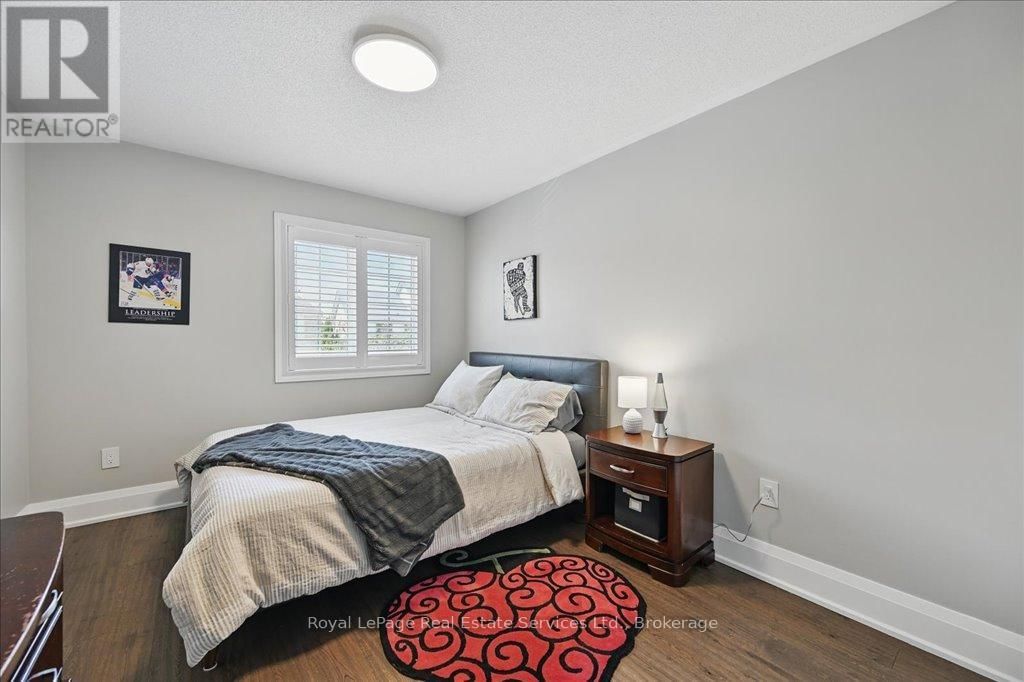 2144 BLACKFOREST CRESCENT Image 29