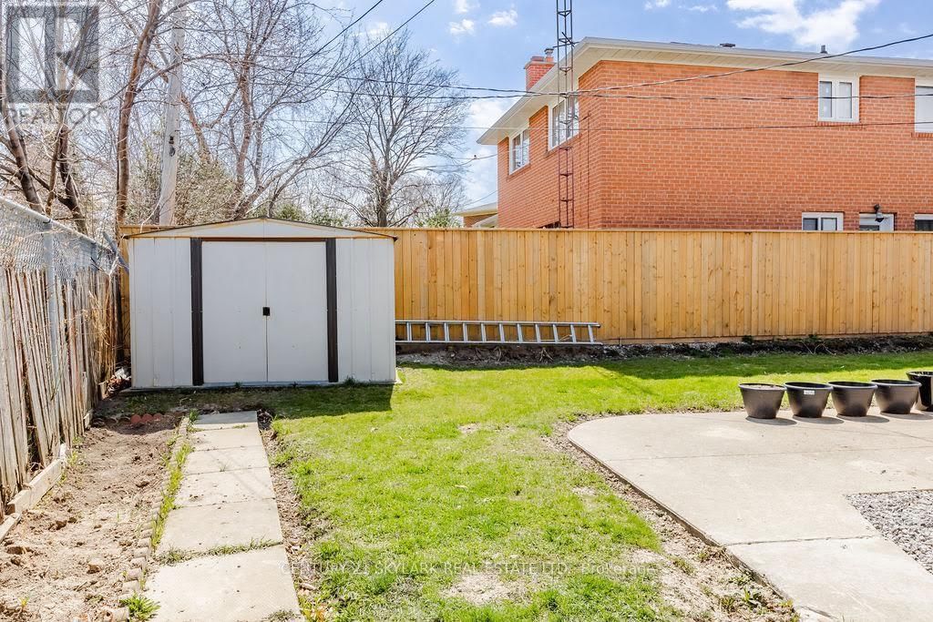 174 SILVERSTONE DRIVE Image 26