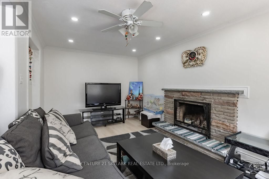 174 SILVERSTONE DRIVE Image 5