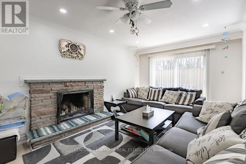 174 SILVERSTONE DRIVE Image 6