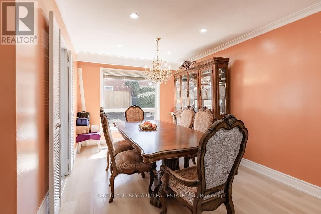 174 SILVERSTONE DRIVE Image 9