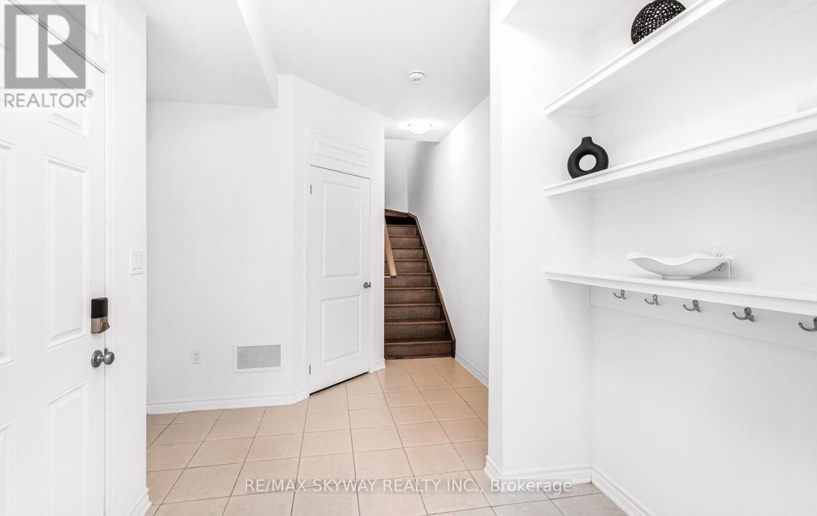 81 MELMAR STREET Image 11