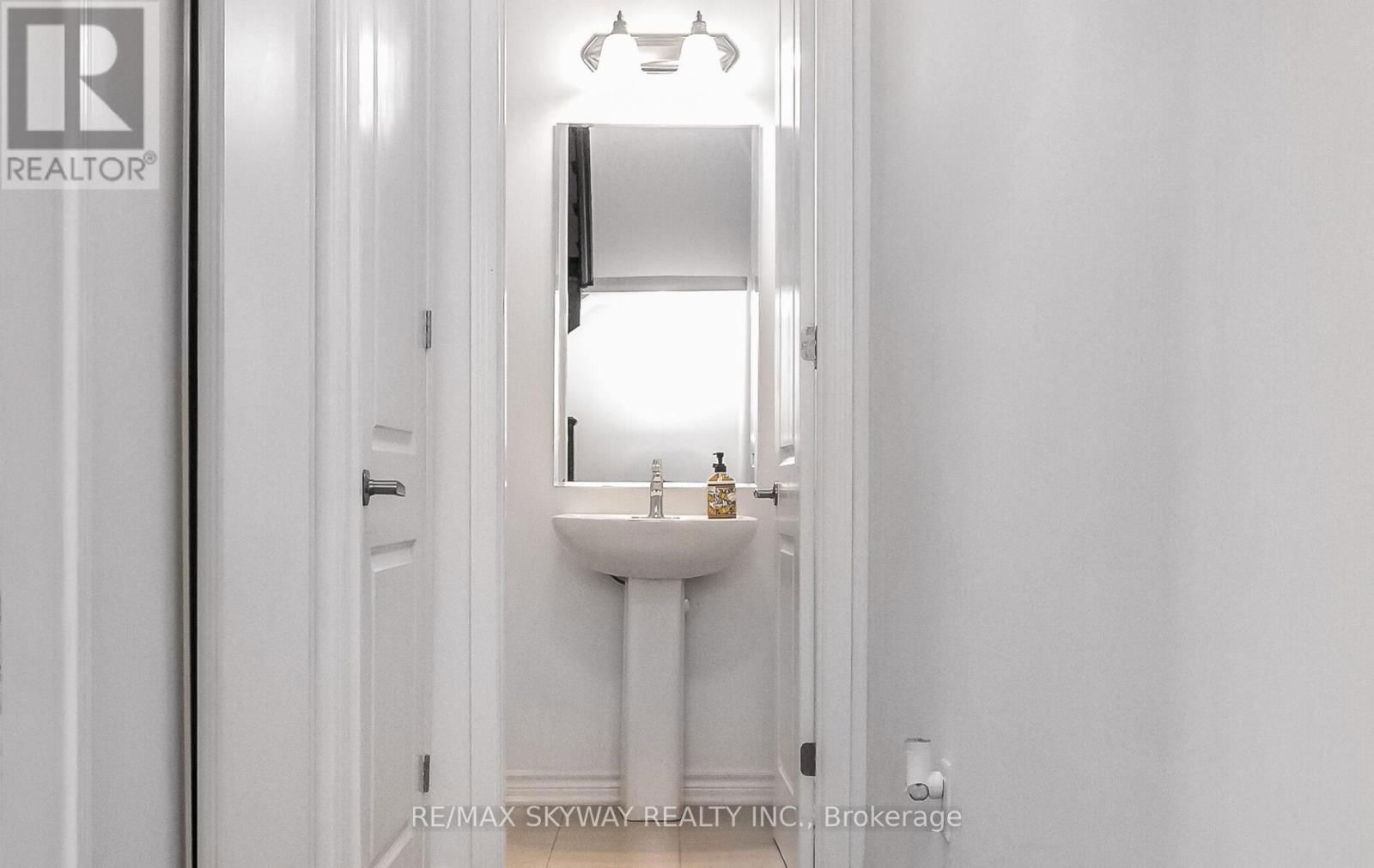 81 MELMAR STREET Image 24