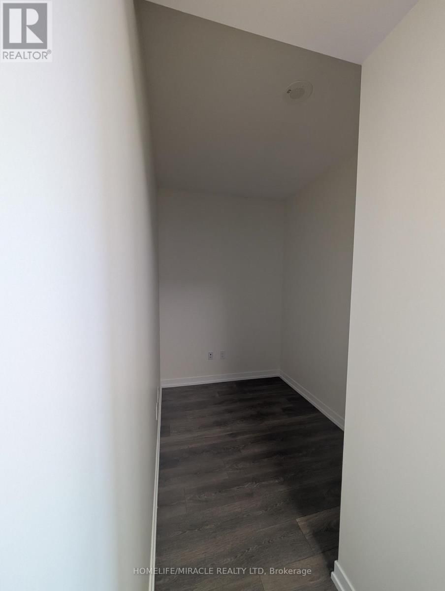 1611 - 2520 EGLINTON AVENUE WEST Image 6