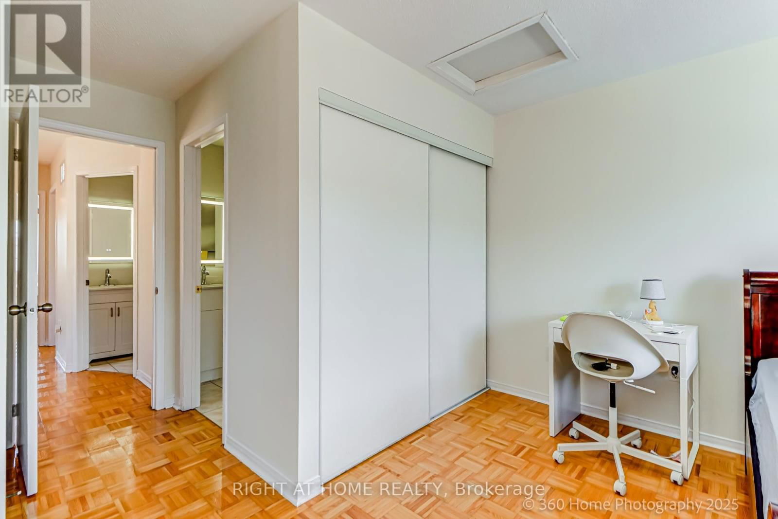 39 BIRDSTONE CRESCENT Image 15