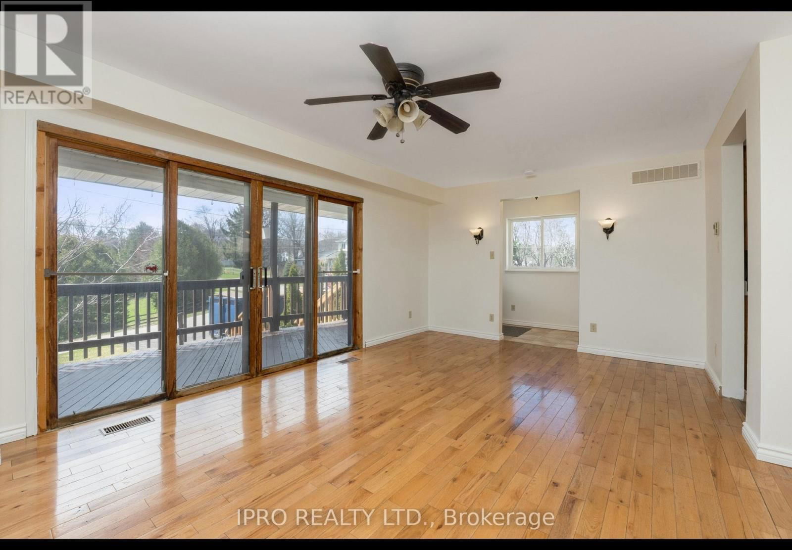53 CHARLES STREET Image 10