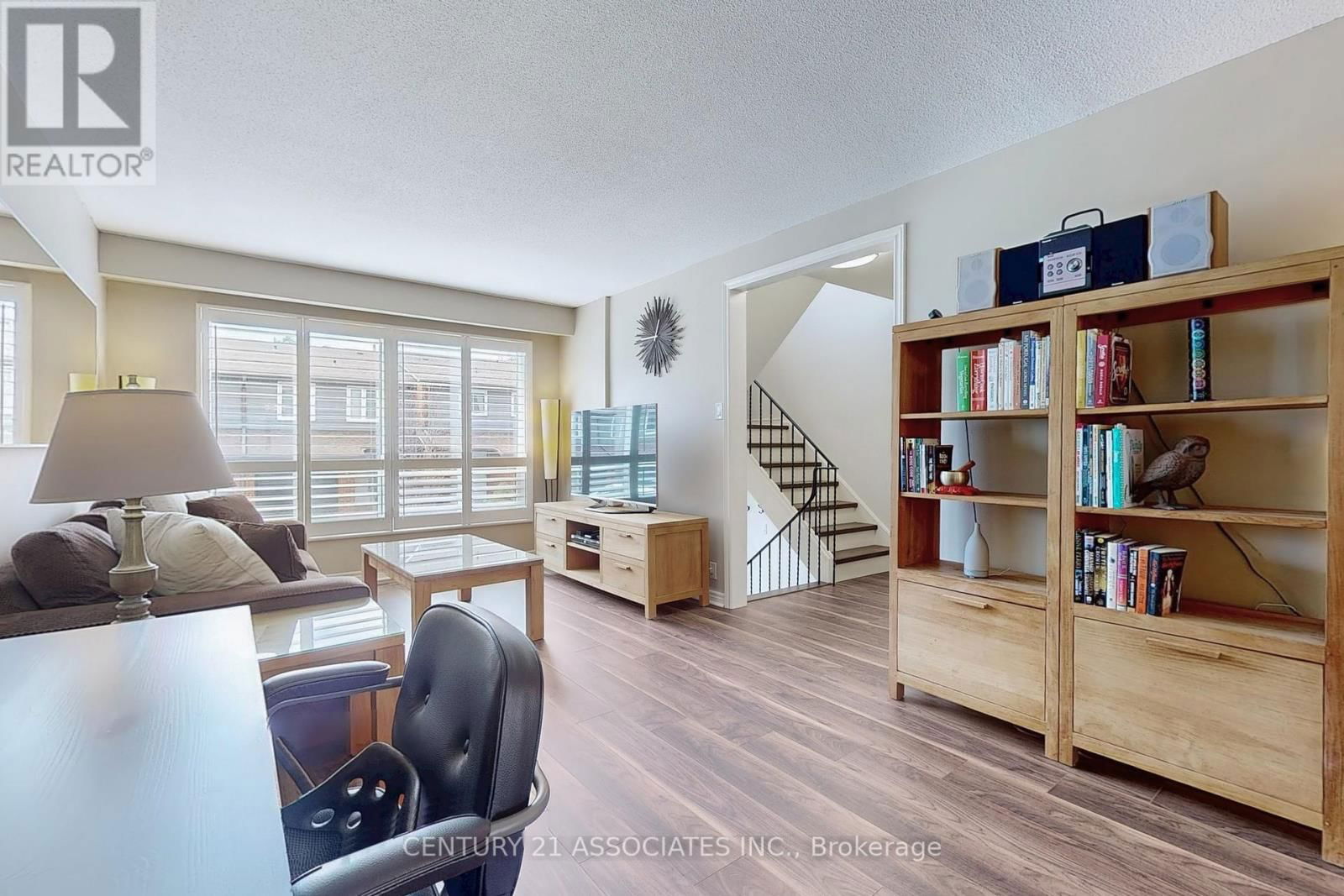 47 - 1616 HAIG BOULEVARD Image 12