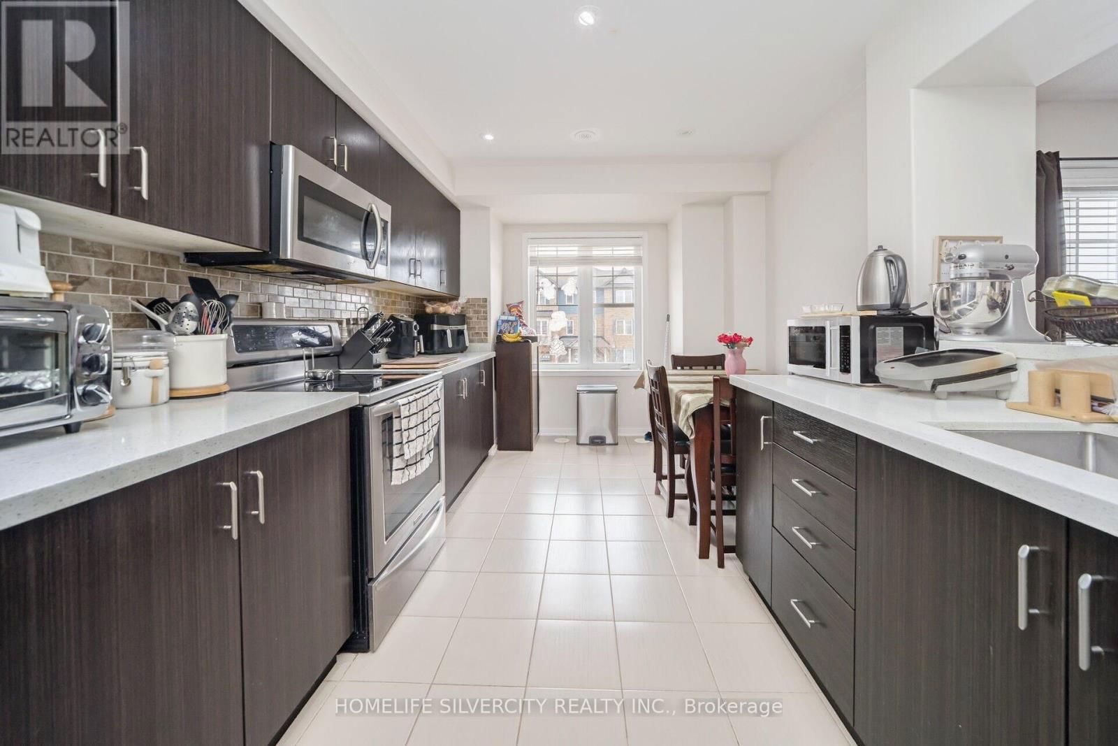 127 BLEASDALE AVENUE Image 16