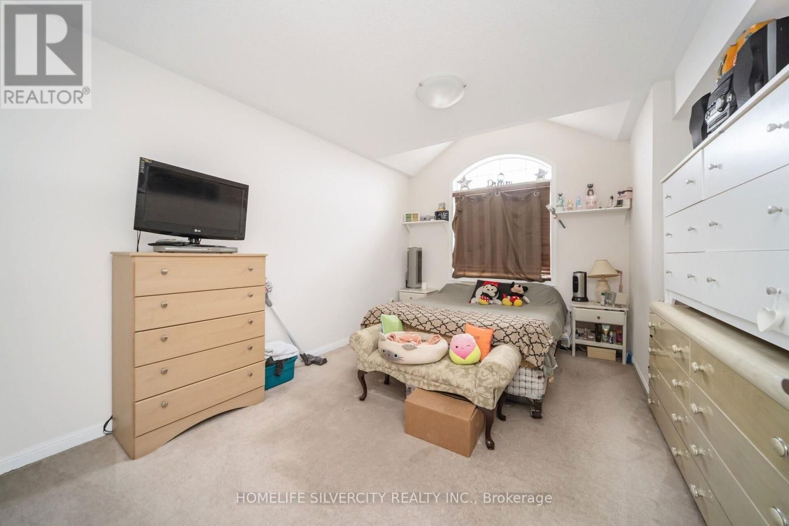 127 BLEASDALE AVENUE Image 22