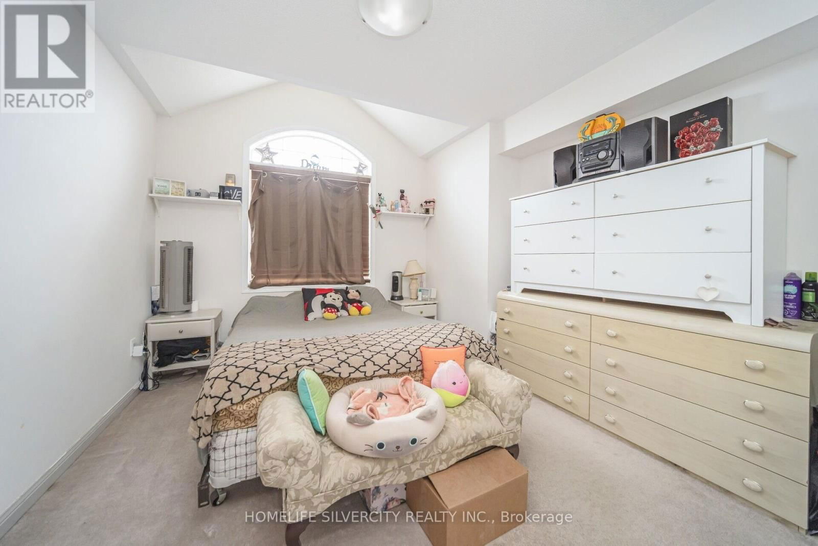 127 BLEASDALE AVENUE Image 23