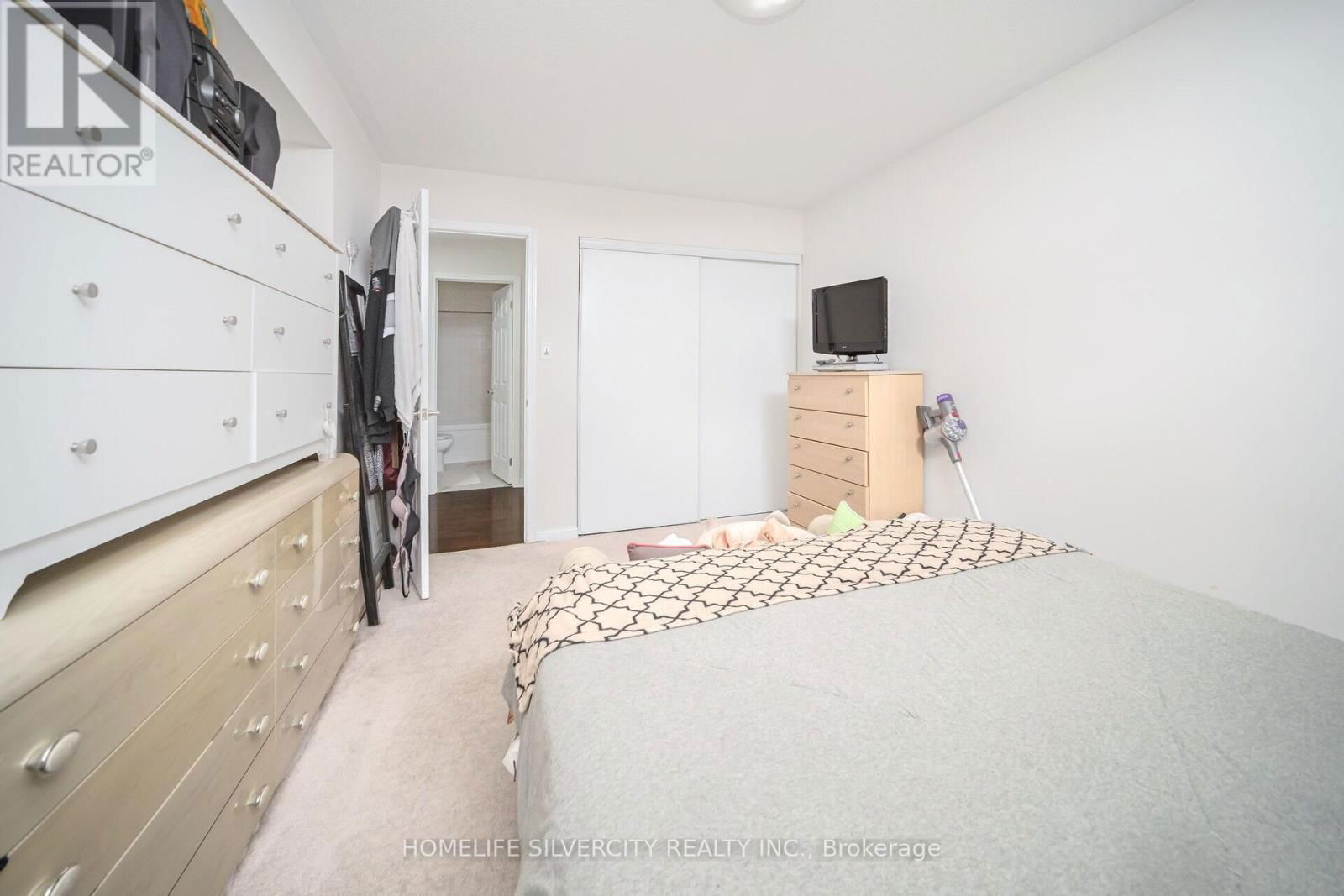 127 BLEASDALE AVENUE Image 24