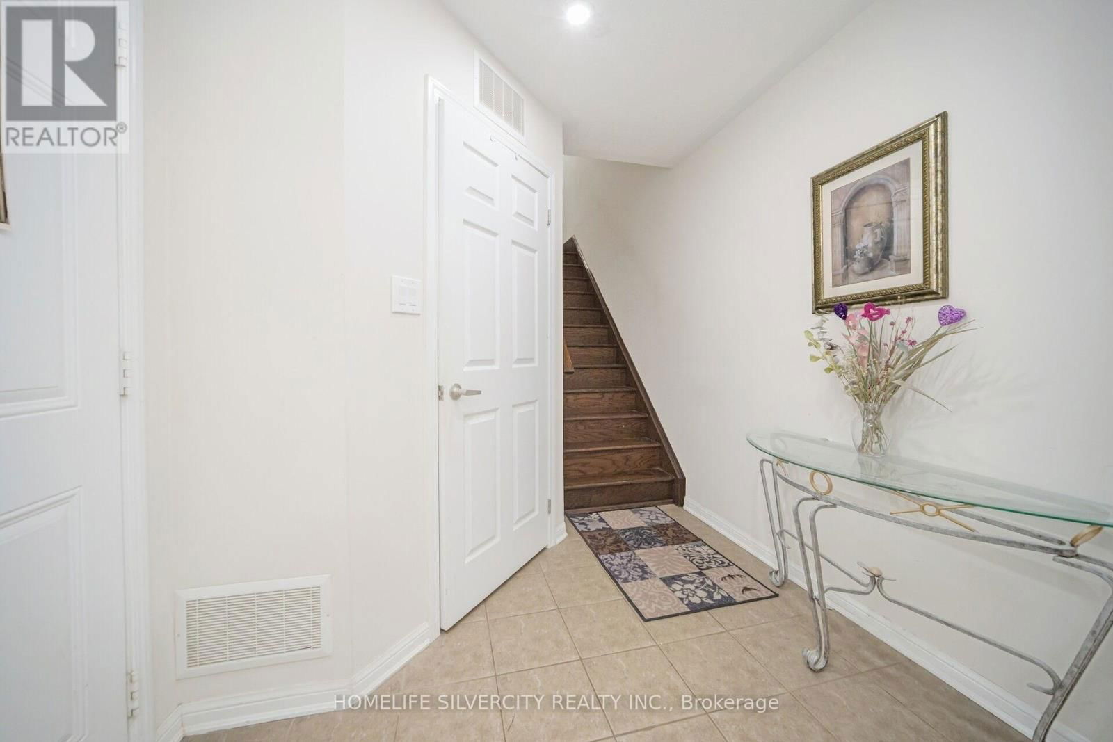 127 BLEASDALE AVENUE Image 3