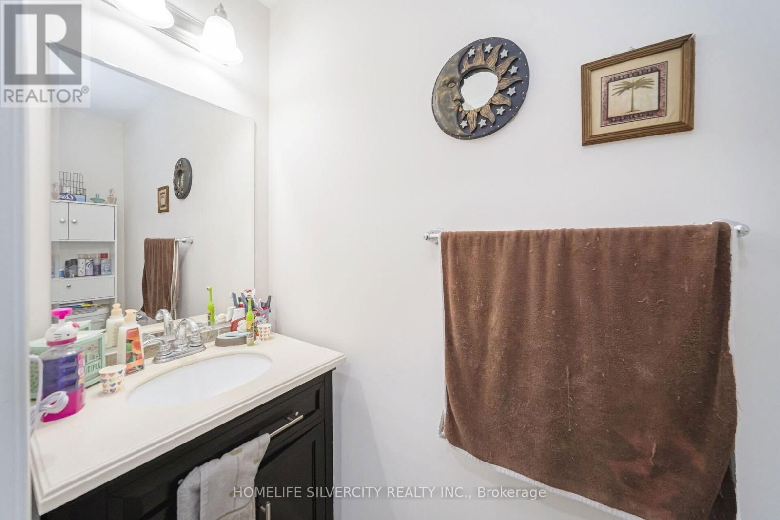 127 BLEASDALE AVENUE Image 33